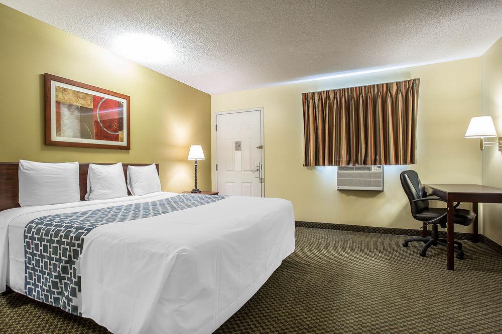 Suburban Studios Charlotte-Ballantyne Ngoại thất bức ảnh