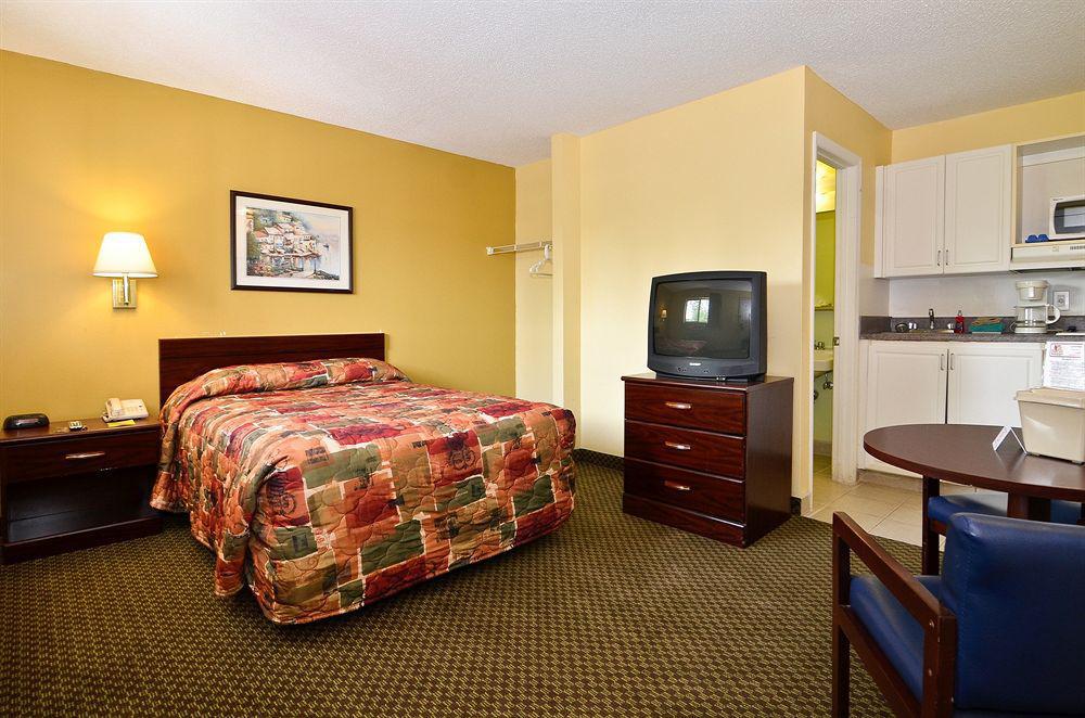 Suburban Studios Charlotte-Ballantyne Ngoại thất bức ảnh