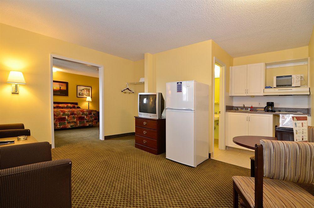 Suburban Studios Charlotte-Ballantyne Ngoại thất bức ảnh
